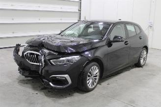 uszkodzony samochody osobowe BMW 1-serie 118 2020/10