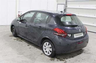 Peugeot 208  picture 5