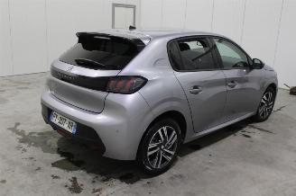 Peugeot 208  picture 4