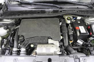 Peugeot 208  picture 9