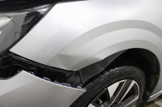 Peugeot 208  picture 22