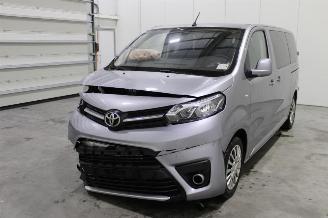 krockskadad bil auto Toyota ProAce  2024/5