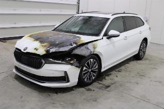 Coche siniestrado Skoda Superb  2024/12