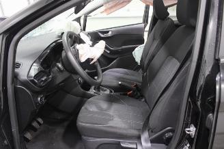 Ford Fiesta  picture 11