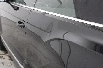 Volkswagen T-Roc  picture 5