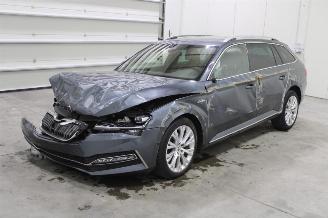 Schadeauto Skoda Superb  2021/3