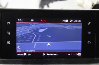 Peugeot 2008  picture 15