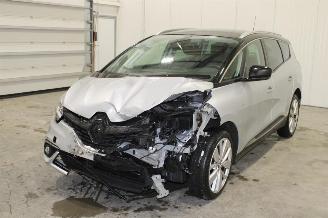 Damaged car Renault Scenic  2020/11