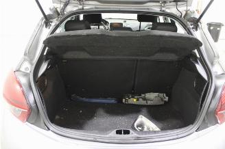Peugeot 208  picture 20