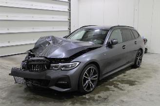 krockskadad bil auto BMW 3-serie 330 2020/12