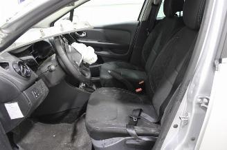 Renault Clio  picture 9
