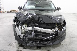 Peugeot 208  picture 7