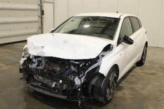 krockskadad bil auto Hyundai I-20 i20 2022/1