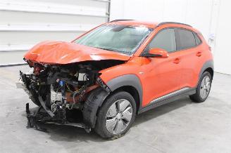 damaged passenger cars Hyundai Kona  2020/7