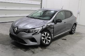 Vaurioauto  passenger cars Renault Clio  2023/5