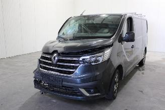 Vrakbiler auto Renault Trafic  2024/2