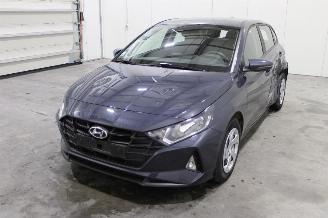 damaged passenger cars Hyundai I-20 i20 2022/6