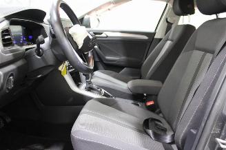 Volkswagen T-Roc  picture 11