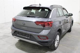 Volkswagen T-Roc  picture 3