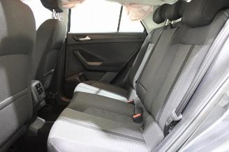 Volkswagen T-Roc  picture 12