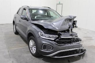 Volkswagen T-Roc  picture 2