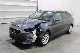 Damaged car Seat Leon  2022/8