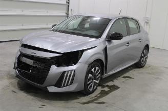 damaged passenger cars Peugeot 208  2024/10