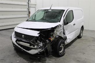 Vaurioauto  passenger cars Peugeot Partner  2023/11
