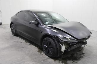 Tesla Model 3  picture 2