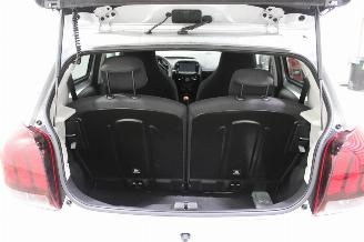 Peugeot 108  picture 17
