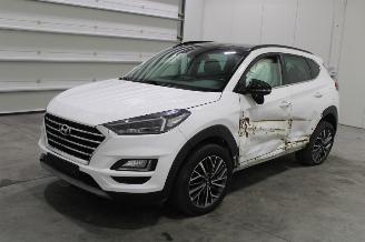 Vaurioauto  passenger cars Hyundai Tucson  2019/6