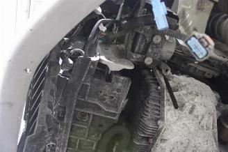 Peugeot 208  picture 16