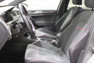 Volkswagen Golf  picture 11