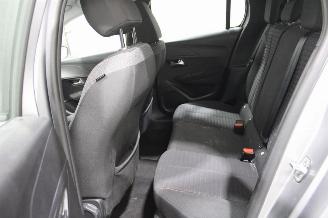 Peugeot 208  picture 10