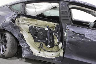 Tesla Model 3  picture 8