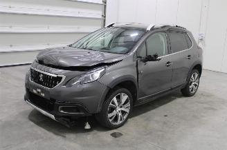 Vaurioauto  passenger cars Peugeot 2008  2019/6