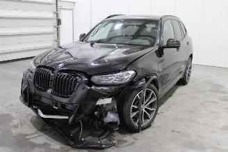 Vaurioauto  passenger cars BMW X3  2021/10