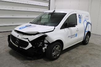 krockskadad bil auto Mercedes Citan  2023/5