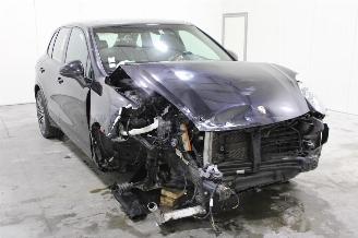 Porsche Cayenne  picture 2