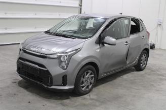 krockskadad bil auto Kia Picanto  2025/11