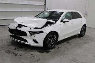 uszkodzony samochody osobowe Mercedes A-klasse A 180 2023/12