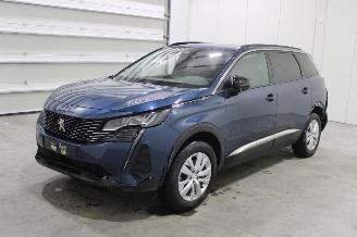 damaged passenger cars Peugeot 5008  2022/2
