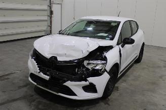 krockskadad bil auto Renault Clio  2023/1
