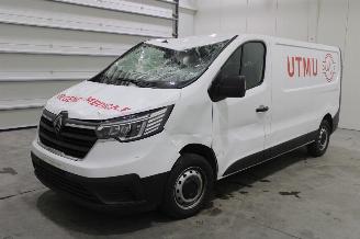 Vaurioauto  passenger cars Renault Trafic  2025/7