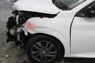 Peugeot 208  picture 5