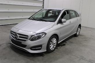 Vrakbiler auto Mercedes B-klasse B 200 2019/1