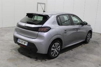 Peugeot 208  picture 3