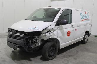 Coche accidentado Volkswagen Transporter T6 2024/7