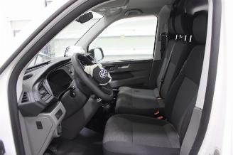 Volkswagen Transporter T6 picture 10