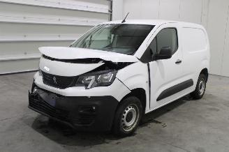 Vaurioauto  passenger cars Peugeot Partner  2020/9